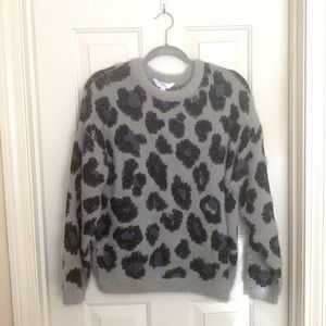 Cute cheetah print light weight sweater